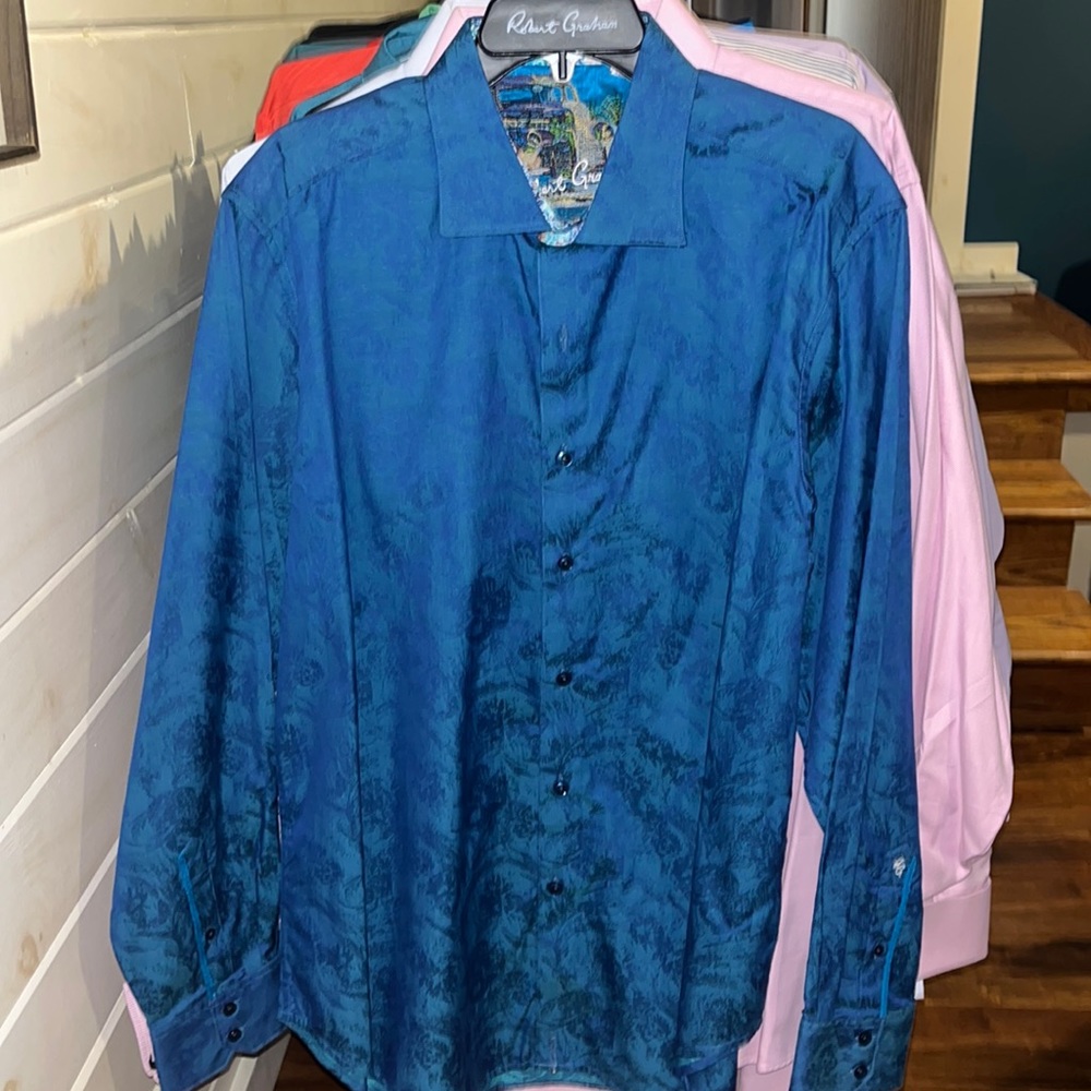 Robert Graham Men’s blue paisley button up size XL